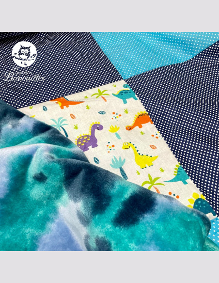 Couverture polaire fait main dino Couverture polaire fait main dino