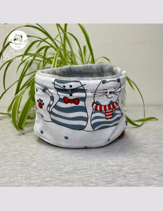 Snood bébé gros chat blanc