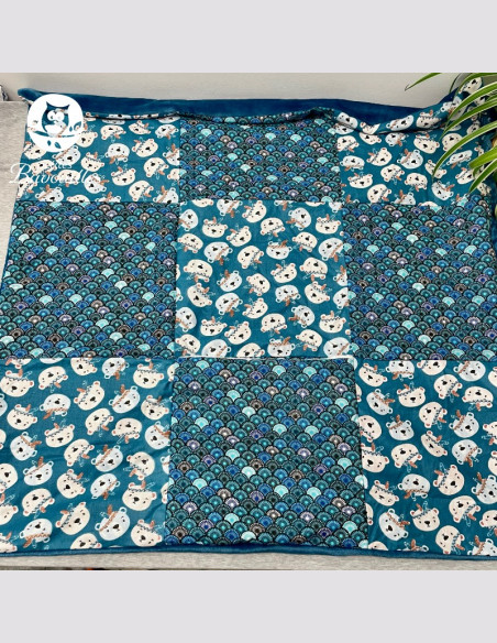 Couverture polaire fait main ours plume bleu