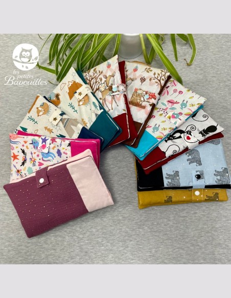 Protège carnet de santé fait main.