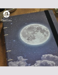 Carnet relié à la main lune
