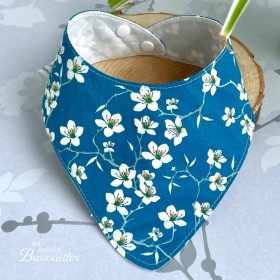 Bavoir bandana imperméable fleur bleue