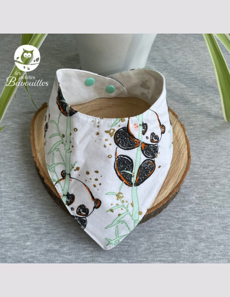 Bavoir bandana imperméable fait main panda Bavoir bandana imperméable fait main panda